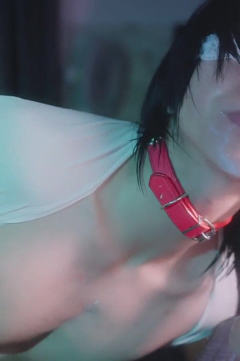 Azijski femboy neuredno duboko grlo i svršavanje