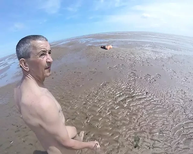 Wank On The Beach