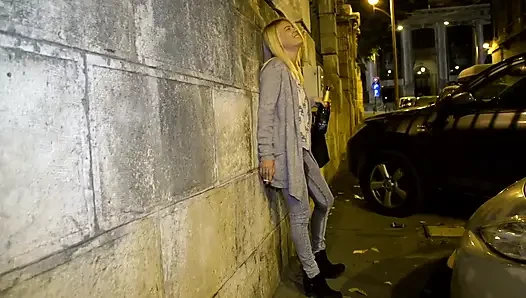 Pisseuse Jasmine Rouge - pis Alman sidik kraliçesi büyük altın akışları serbest bırakıyor