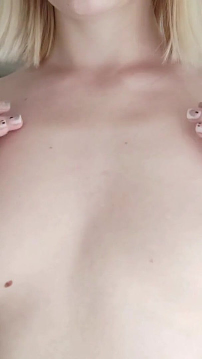 Morate podijeliti trenutak s "Body Tour - Stopala, pička, klitoris, usne, guza, pupak i usta"
