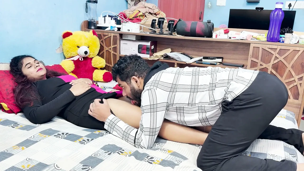 Malayali Boss Girl Feet Massage by Boy Staff