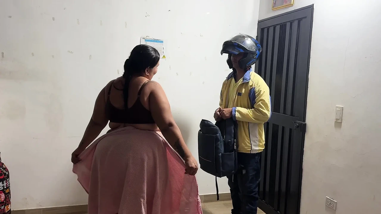 THE PIZZA DELIVERY MAN IS CAUGHT IN THE FORM OF PAYMENT ! WHAT NAUGHTY