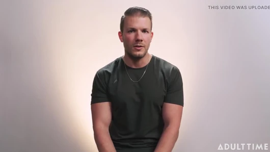 Codey Steele porno ve zevk için mormonluğu terk etti! | yıldızı röportajı | Adult Time