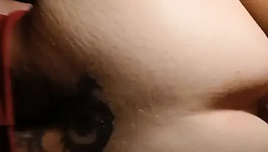 Gulungan orgasme amatir anal