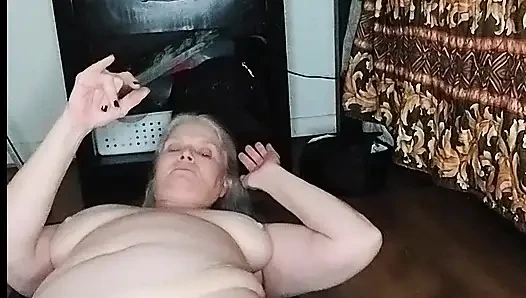 Sexy Mature BBW Does Her Morning Yoga!