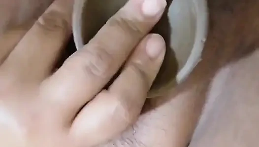 Modo puta para que me vean como me corro dan termino mojando todo