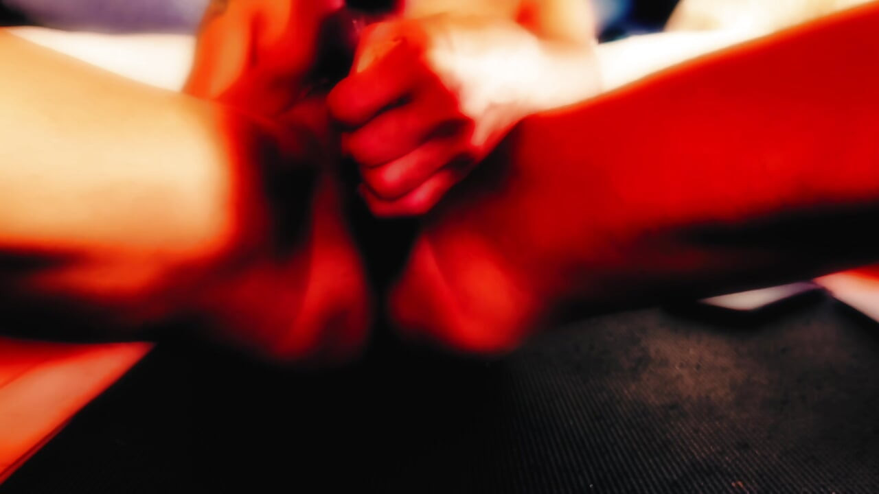 ASMRで囁きと喘ぎが重なり…発情したメスの本能が止まらず何度も絶頂に堕ちていく夜