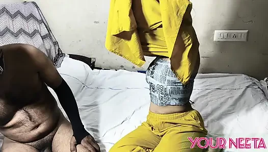 Neeta'n orman alanının dışında üvey erkek kardeşiyle seks rolünün tadını çıkarıyor tam Hintçe eğlence