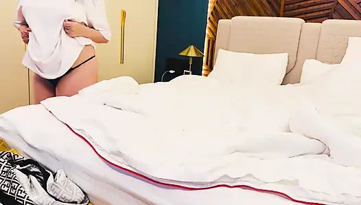 üvey anne güzel külotlar giydi ve büyük üvey oğlunu baştan çıkardı!