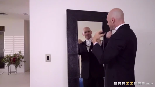 Brazzers - riskli düğün aldatıyor, kayınvalide sikişmek için damadı köşeye sıkıştırıyor, büyük dram