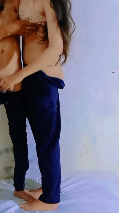 Indian virgin school girl fucked her boyfriend for the first time Indian College Friends Having Romantic Kissing For First Time | Clip 1