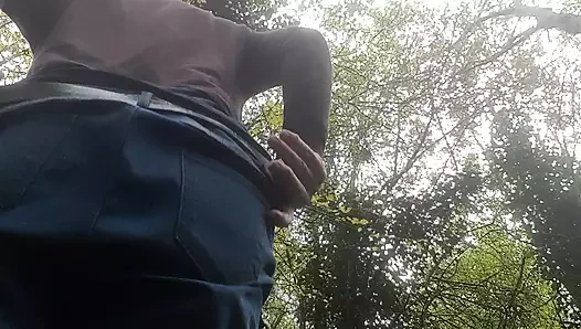 Siyah külot beyaz sutyen