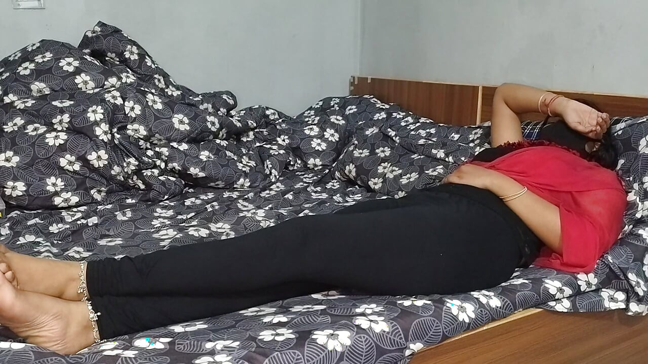 보지에 두꺼운 자지를 따먹는 무슬림 마누라 Daro와 정액