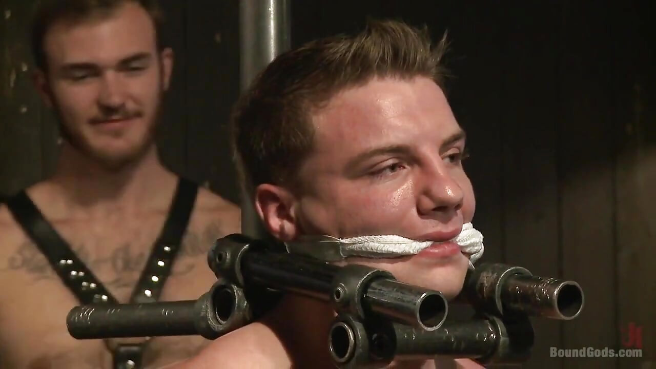 A Pain Slut and a Newcomer - Live Show