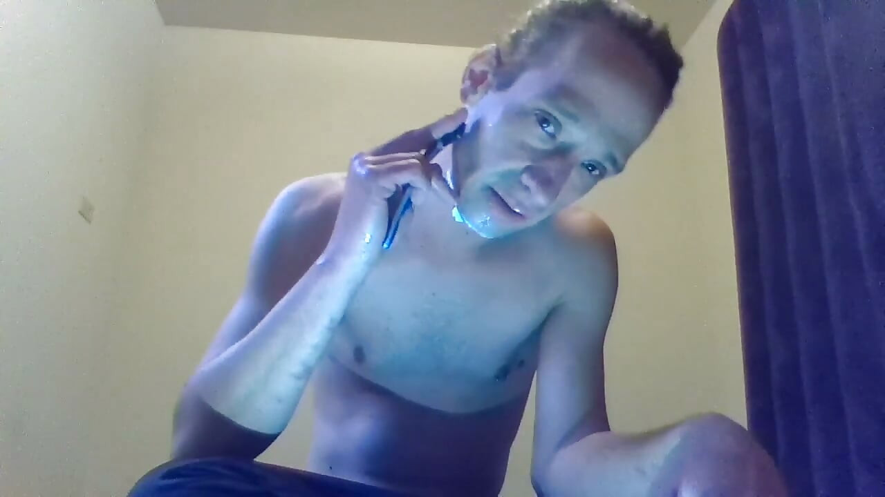 Transgirl Shaving Her Face