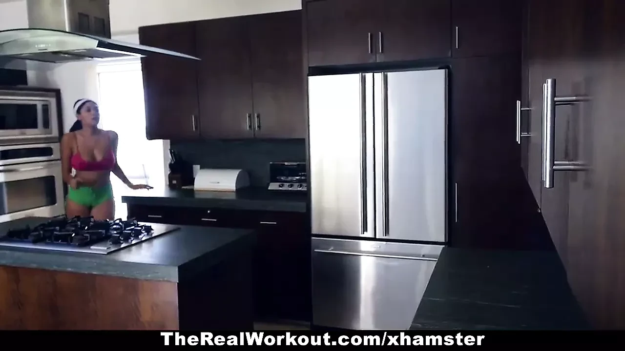 TheRealWorkout - Busty Ebony Fucked By The Fitness Trainer
