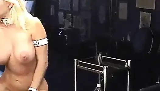 Nina Hartley Versi hardcore