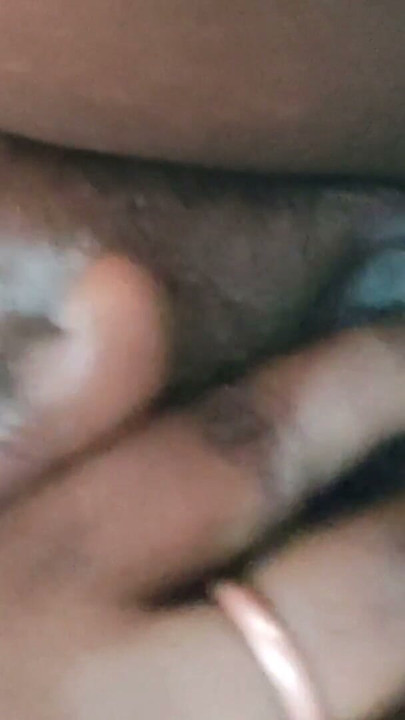 Mallu Desi horny Indian babe is so horny with her pussy | Clip 1