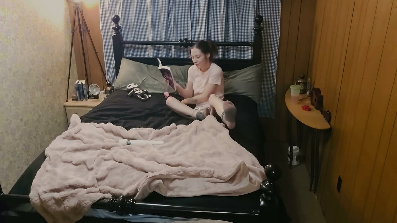 Country Roots: Capturadas ruivas se masturbando para tabu Livro de smutty, espancado duro e várias gozadas internas