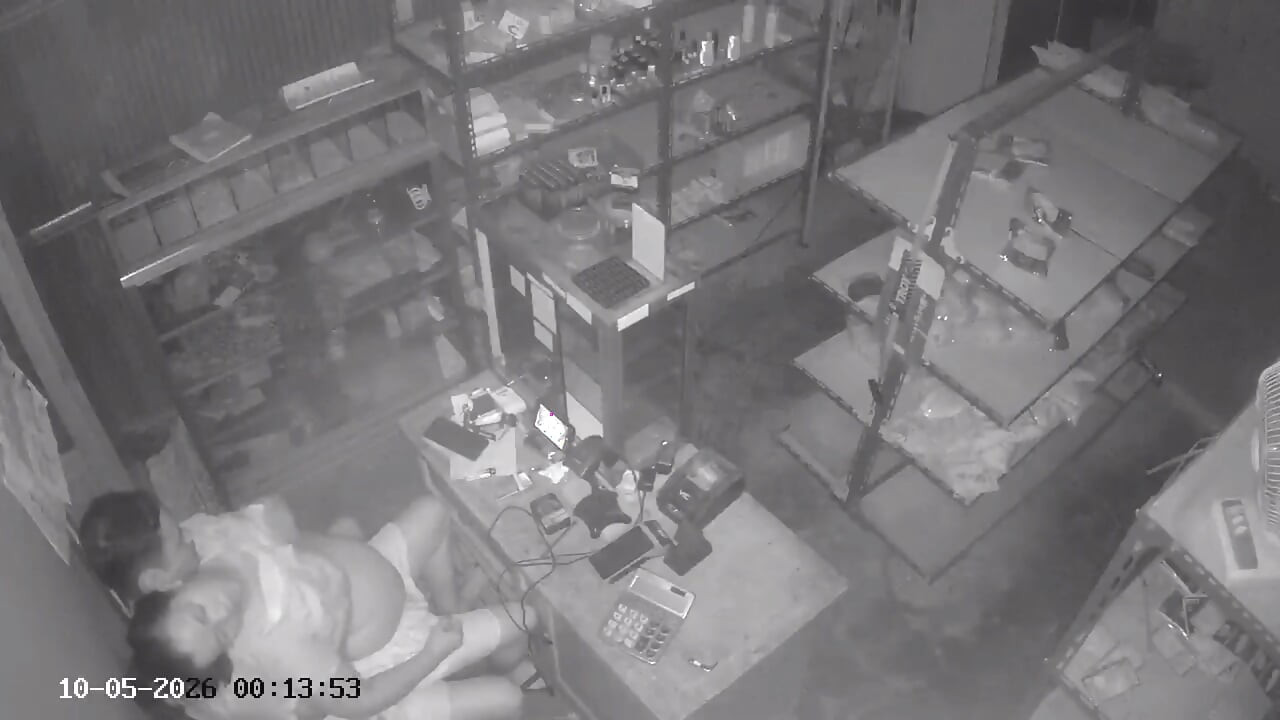 Cheating in a dark place with an ex-girlfriend, it turns out that there is a hidden camera.