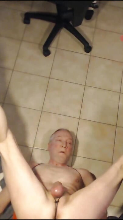 CUMFACE EATING MY OWN CUMSHOT