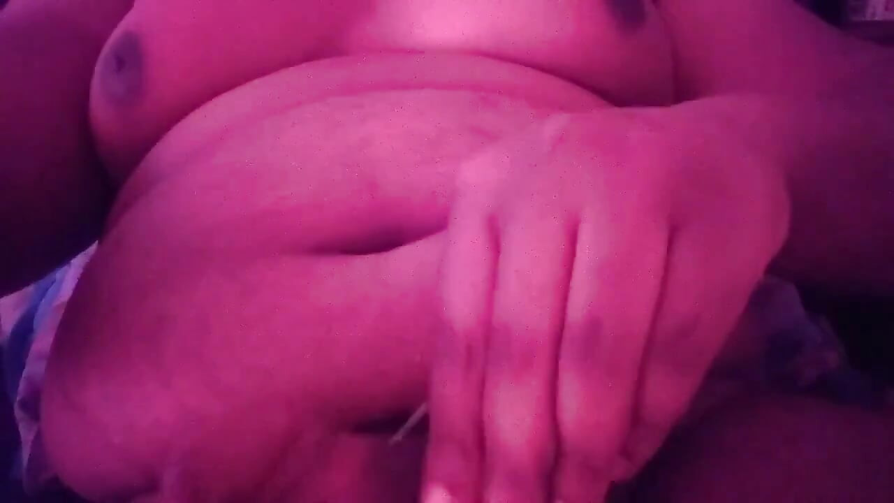 Omnigender BBW playing with theirself