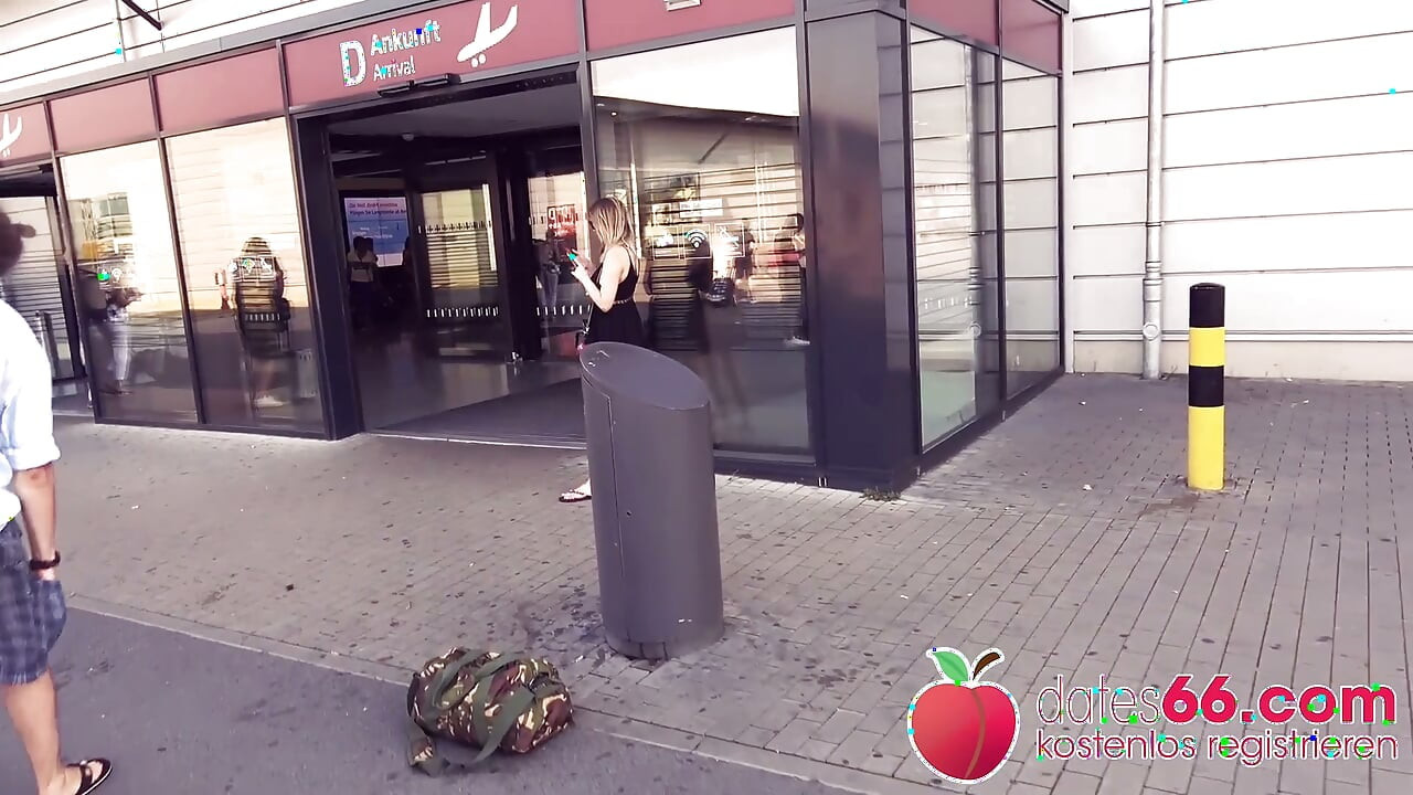 Futaiul de la locul abandonat: Blondă cu forme (26 de ani)