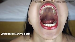 Pemeriksaan mulut gadis-gadis jepang