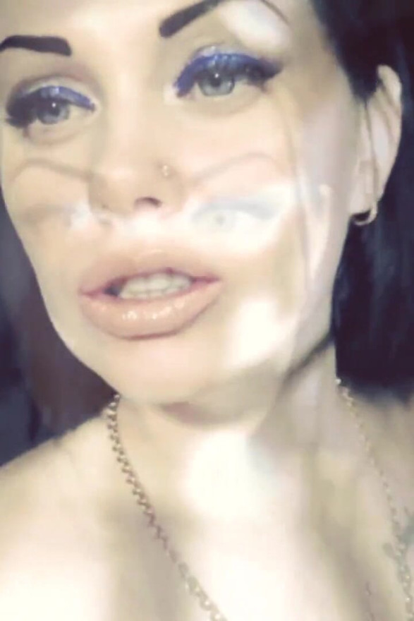 Beide lipstick & gloss jerk off