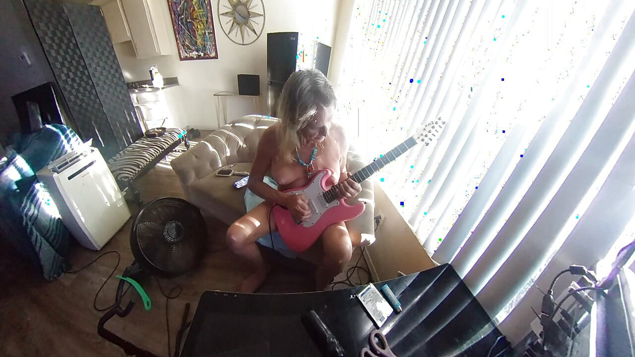 LizzyYum VR JULY 2026 bathing masturbation