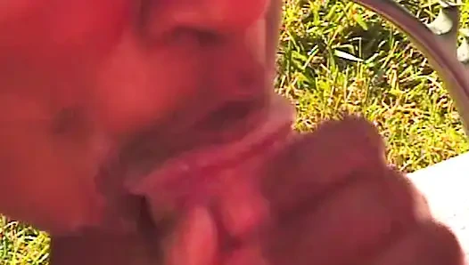 College Geständnisse: Wilder Outdoor-Blowjob