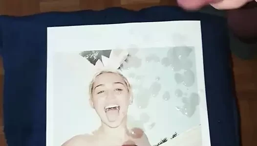 miley cyrus üzerinde boşalmak