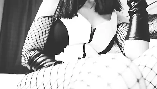 Solo Mistress BDSM strapon BBC latex Milf black white