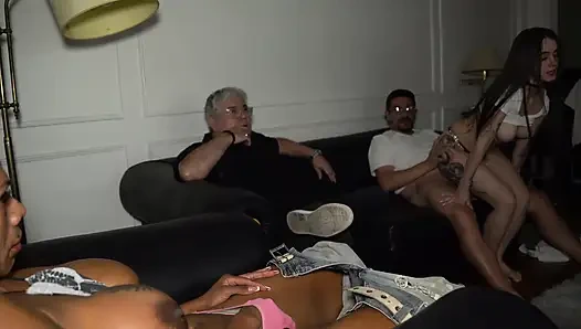 Я Пригласил Друга Посмотреть Футбол, И В Итоге Сделал Жене Секс Мне В Лицо