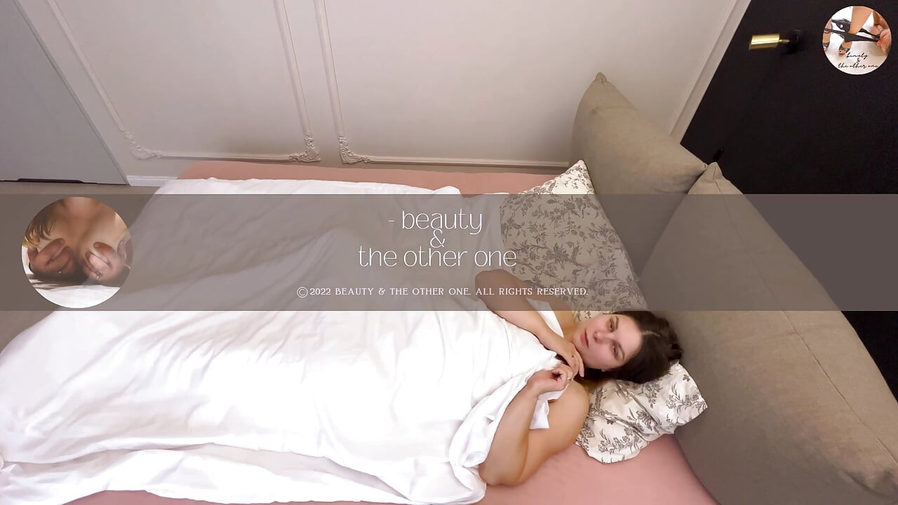 Home Alone Housewife Starts Her Day with Pussy Play