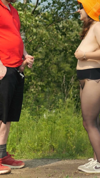 omg...STRANGER AND A DIRTY WEBCAM MODEL OUTDOOR | Clip 1