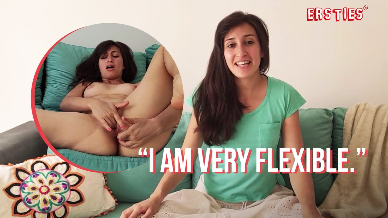 Ersties - Flexible Carol O Fingers Both Of Her Holes While She Masturbates