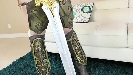 Üvey baba üvey oğlunun cosplay bağımlısı kız arkadaşını sikiyor