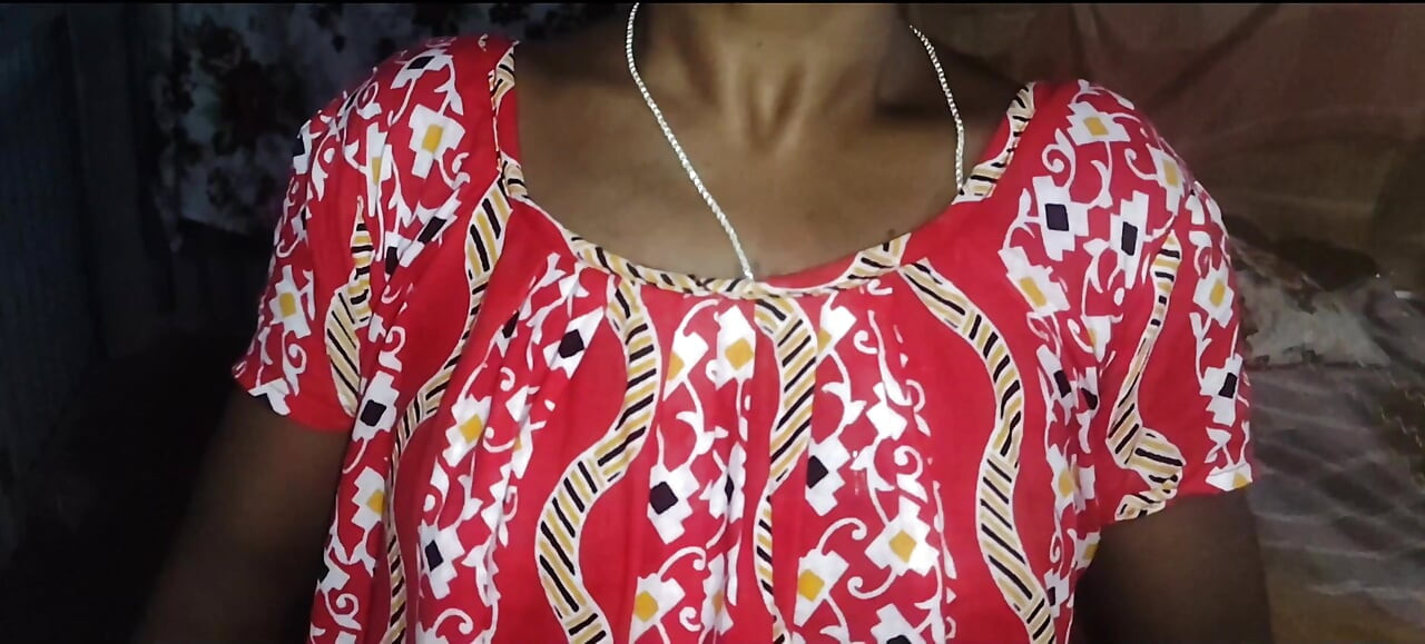 義理の妹は私のチンコを見て怒っていて、尋ねています