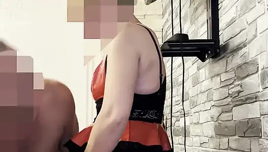 Pasangan dewasa lagi asik pakai strap-on