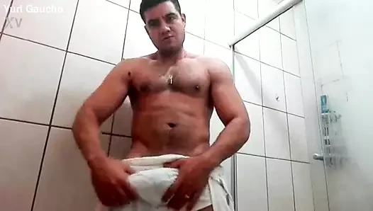 duşta mastürbasyon yapmak.