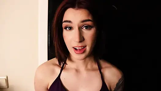 Neighbor’s Girlfriend Asked Me for a Favor and Ended Up Giving Me a Deepthroat Blowjob
