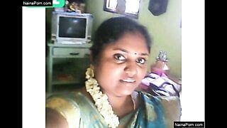 Today Exclusive-  Sexy Mallu Bhabhi Showing B...