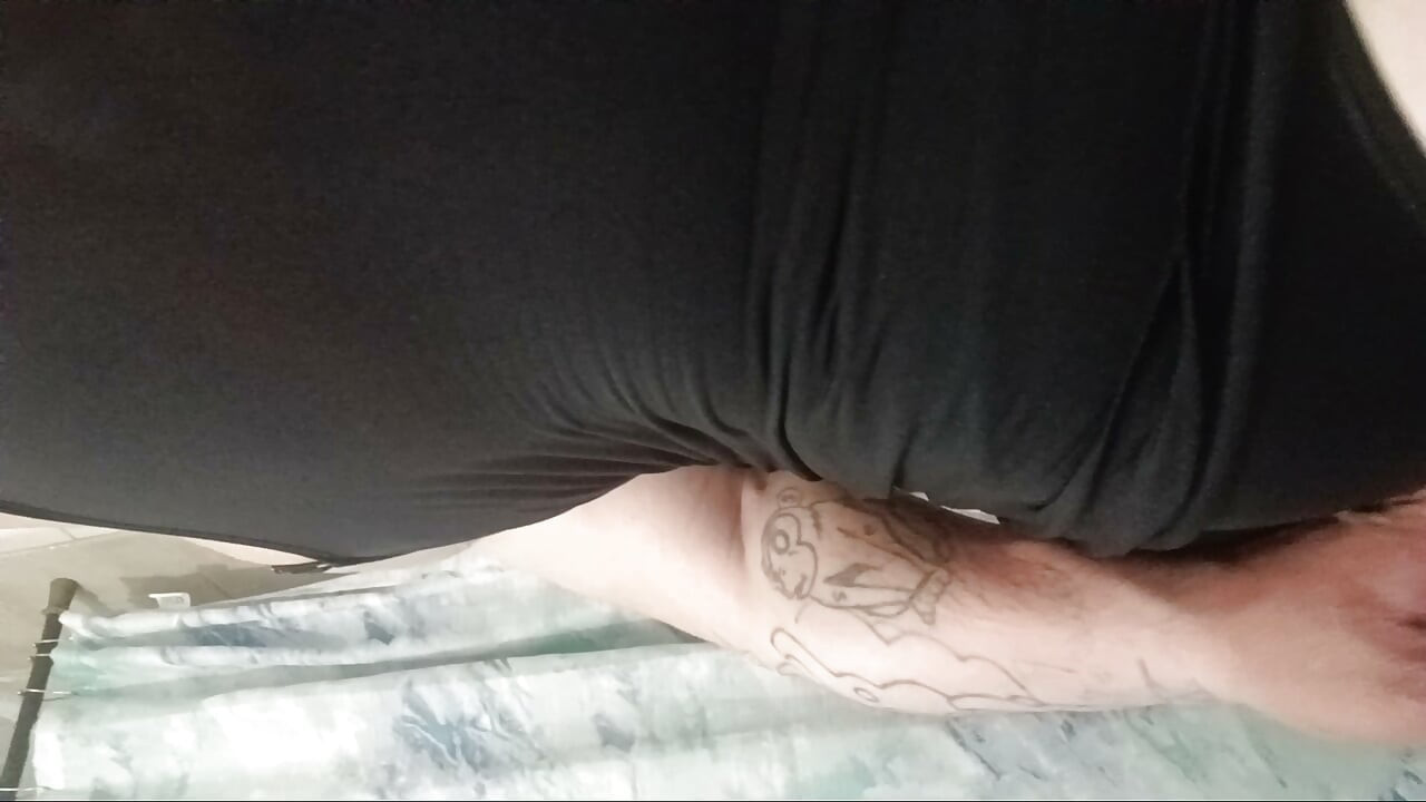 Nouvelle culotte noire qui t'attend