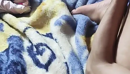 Yeni Faslı seks videosu kocasının evinde erkek arkadaşına kendini sundu.