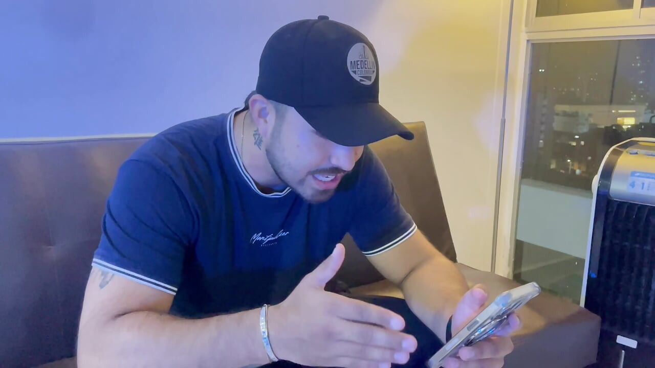 Big ass girl with huge tits lets a stranger fuck her on the first date.