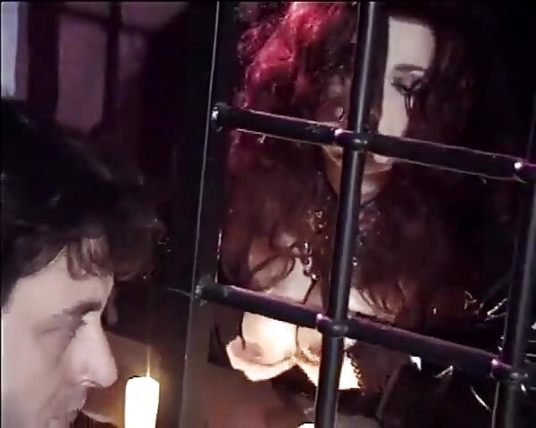 Jessica Rizzo in de priester en de zondaar scène 04