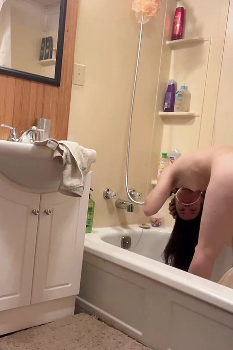 Wash the Hair Before Shower