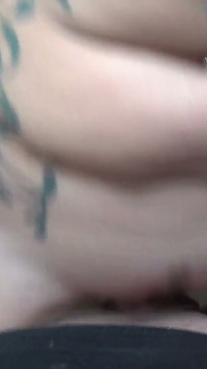 Tattoos und Piercings und fickt richtig gut mein Schwanz | Clip 3