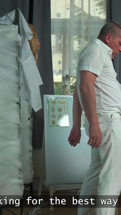 ROGONJA 4K. Napaljeni doktor joj je masirao pičku... Pred mužem | Isječak 2